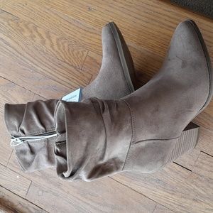 Universal Thread Booties